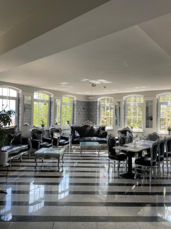 فندق Haus Hennesburg, Garni إيزيناخ المظهر الخارجي الصورة