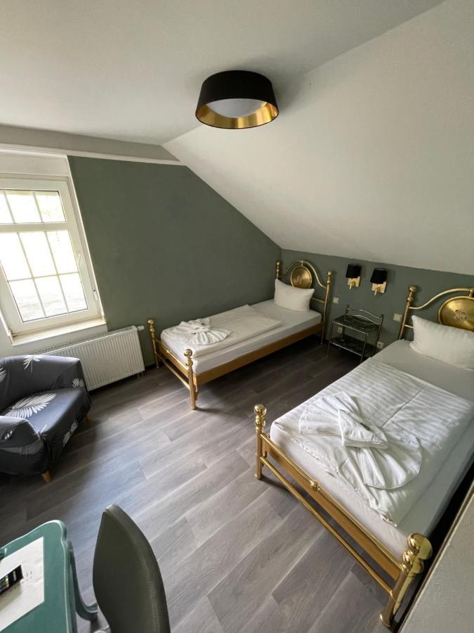فندق Haus Hennesburg, Garni إيزيناخ المظهر الخارجي الصورة