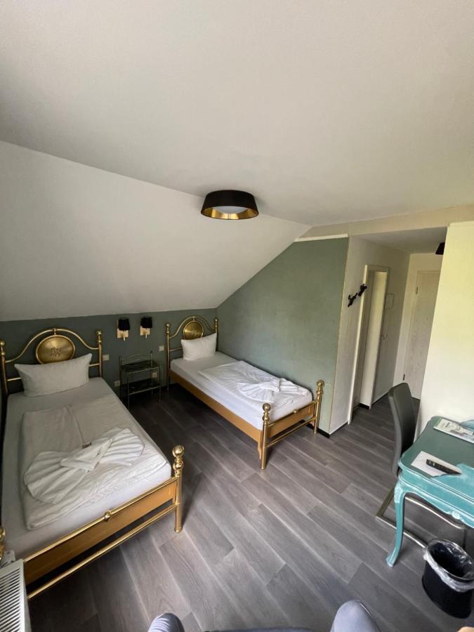 فندق Haus Hennesburg, Garni إيزيناخ المظهر الخارجي الصورة