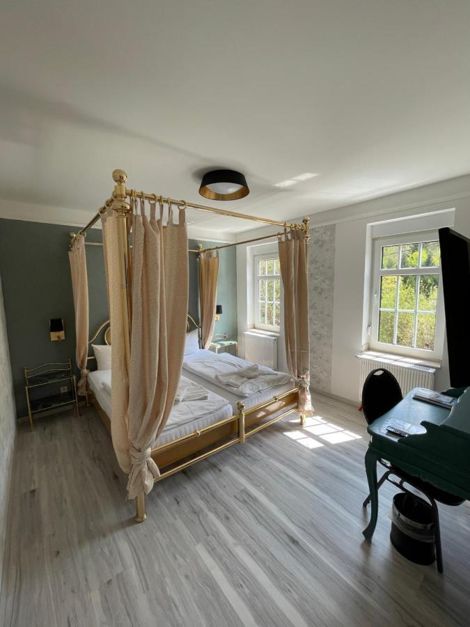 فندق Haus Hennesburg, Garni إيزيناخ المظهر الخارجي الصورة