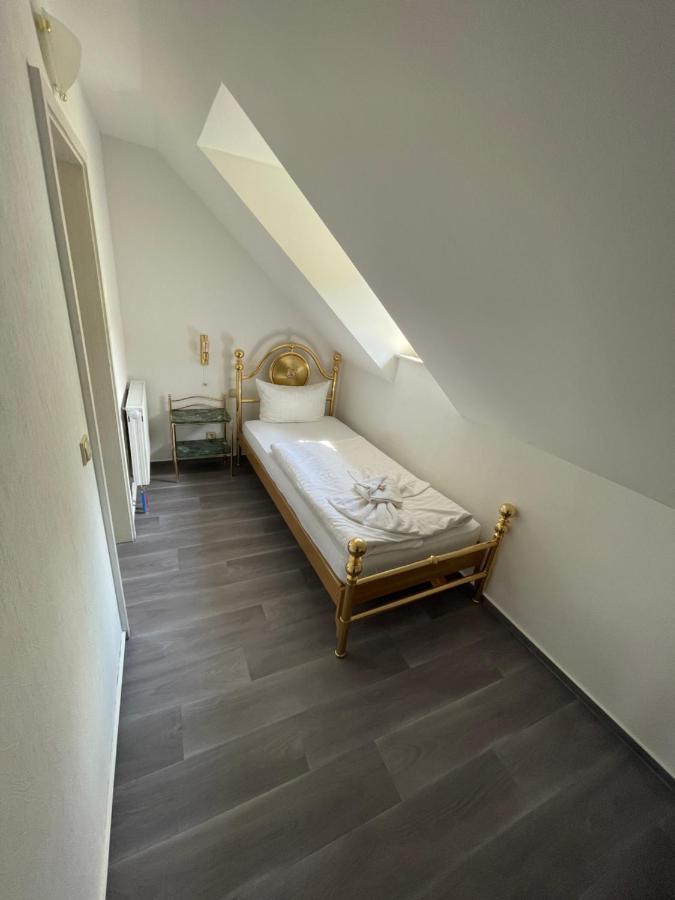 فندق Haus Hennesburg, Garni إيزيناخ المظهر الخارجي الصورة