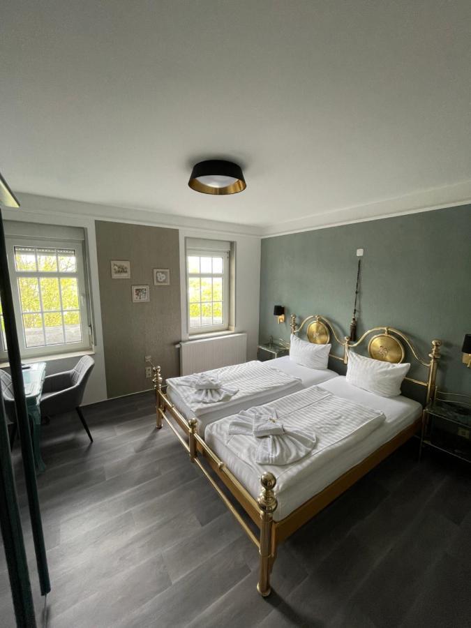 فندق Haus Hennesburg, Garni إيزيناخ المظهر الخارجي الصورة